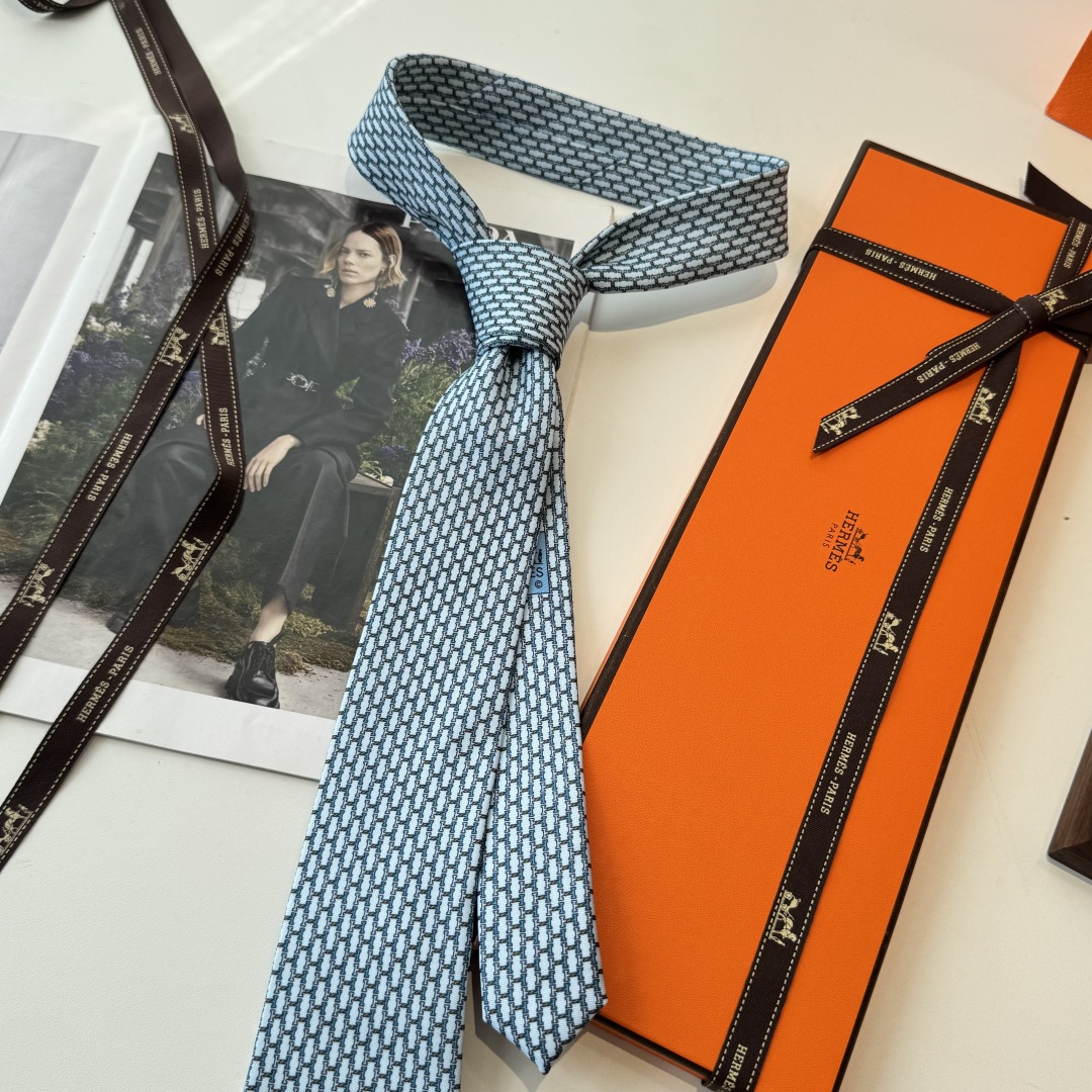 特价特 爱马仕男士新款领带系列👔👔，稀有H家每年都有一千条不同印花的领带面世，从最初的多以几何图案表现骑