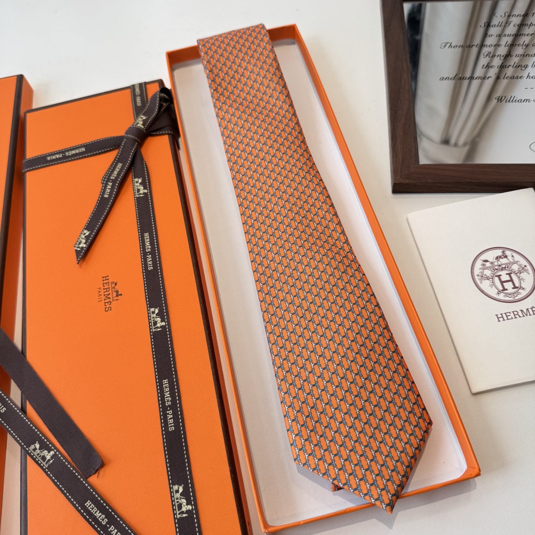 特价特 爱马仕男士新款领带系列👔👔，稀有H家每年都有一千条不同印花的领带面世，从最初的多以几何图案表现骑