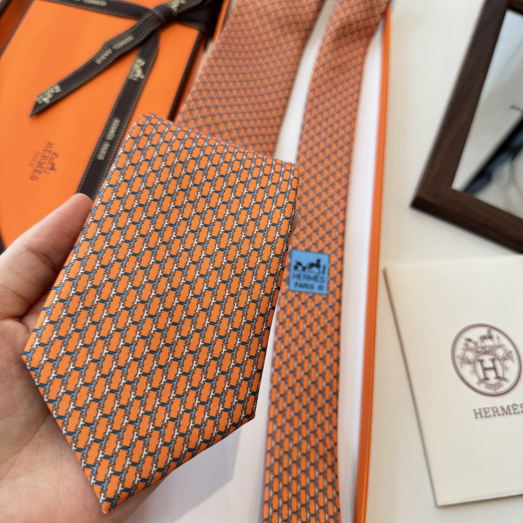 特价特 爱马仕男士新款领带系列👔👔，稀有H家每年都有一千条不同印花的领带面世，从最初的多以几何图案表现骑