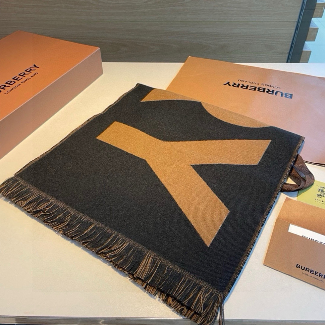 ✨✨【先到先得】巴宝莉专柜最新款💨火爆来袭💥🎊顶级双层色织工艺。此工艺只有巴宝莉纯正代工厂才有的工艺‼️