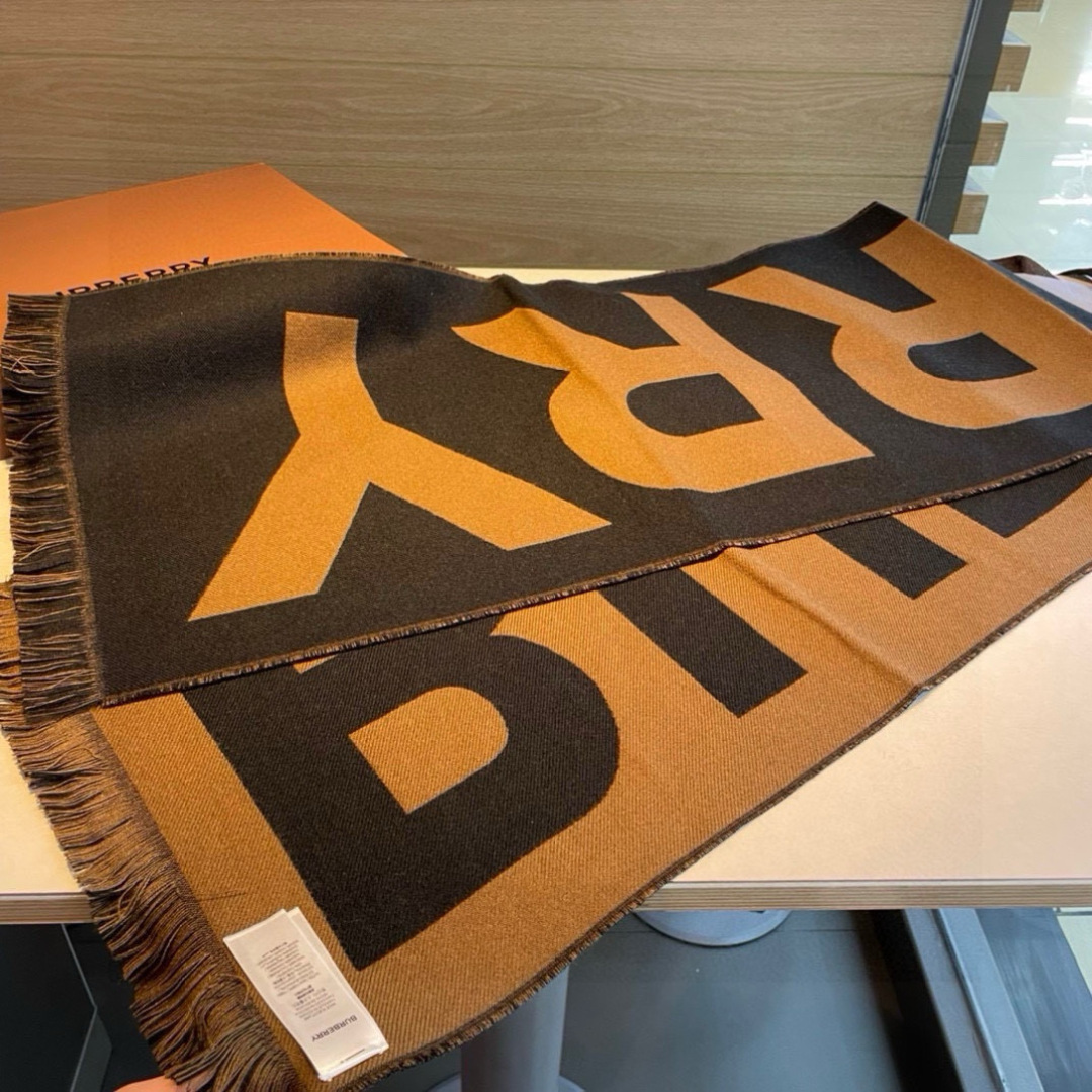 ✨✨【先到先得】巴宝莉专柜最新款💨火爆来袭💥🎊顶级双层色织工艺。此工艺只有巴宝莉纯正代工厂才有的工艺‼️