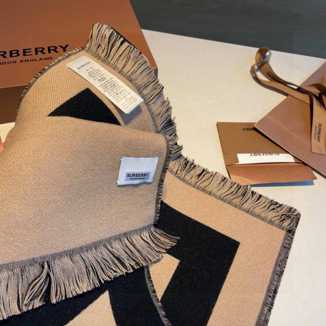 ✨✨【先到先得】巴宝莉专柜最新款💨火爆来袭💥🎊顶级双层色织工艺。此工艺只有巴宝莉纯正代工厂才有的工艺‼️