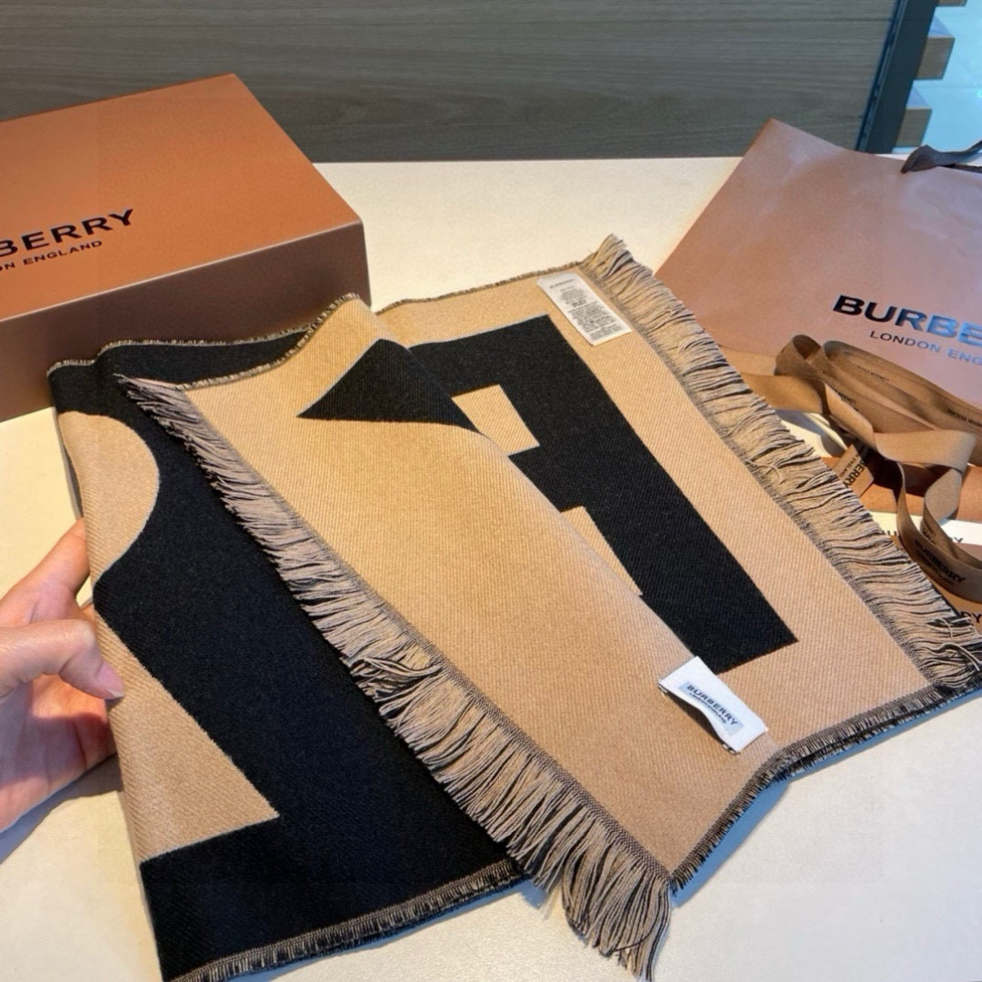 ✨✨【先到先得】巴宝莉专柜最新款💨火爆来袭💥🎊顶级双层色织工艺。此工艺只有巴宝莉纯正代工厂才有的工艺‼️