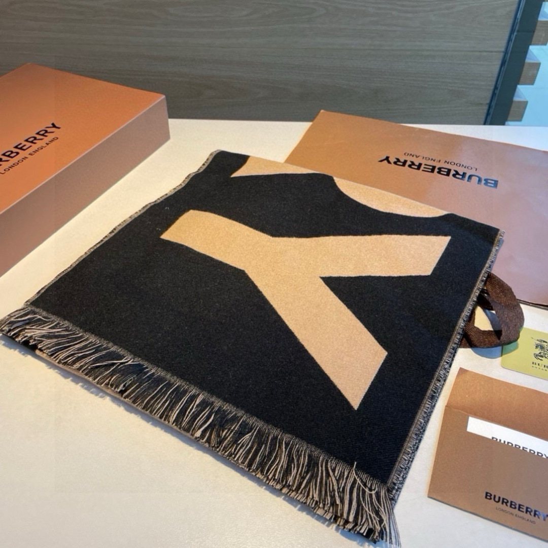 ✨✨【先到先得】巴宝莉专柜最新款💨火爆来袭💥🎊顶级双层色织工艺。此工艺只有巴宝莉纯正代工厂才有的工艺‼️