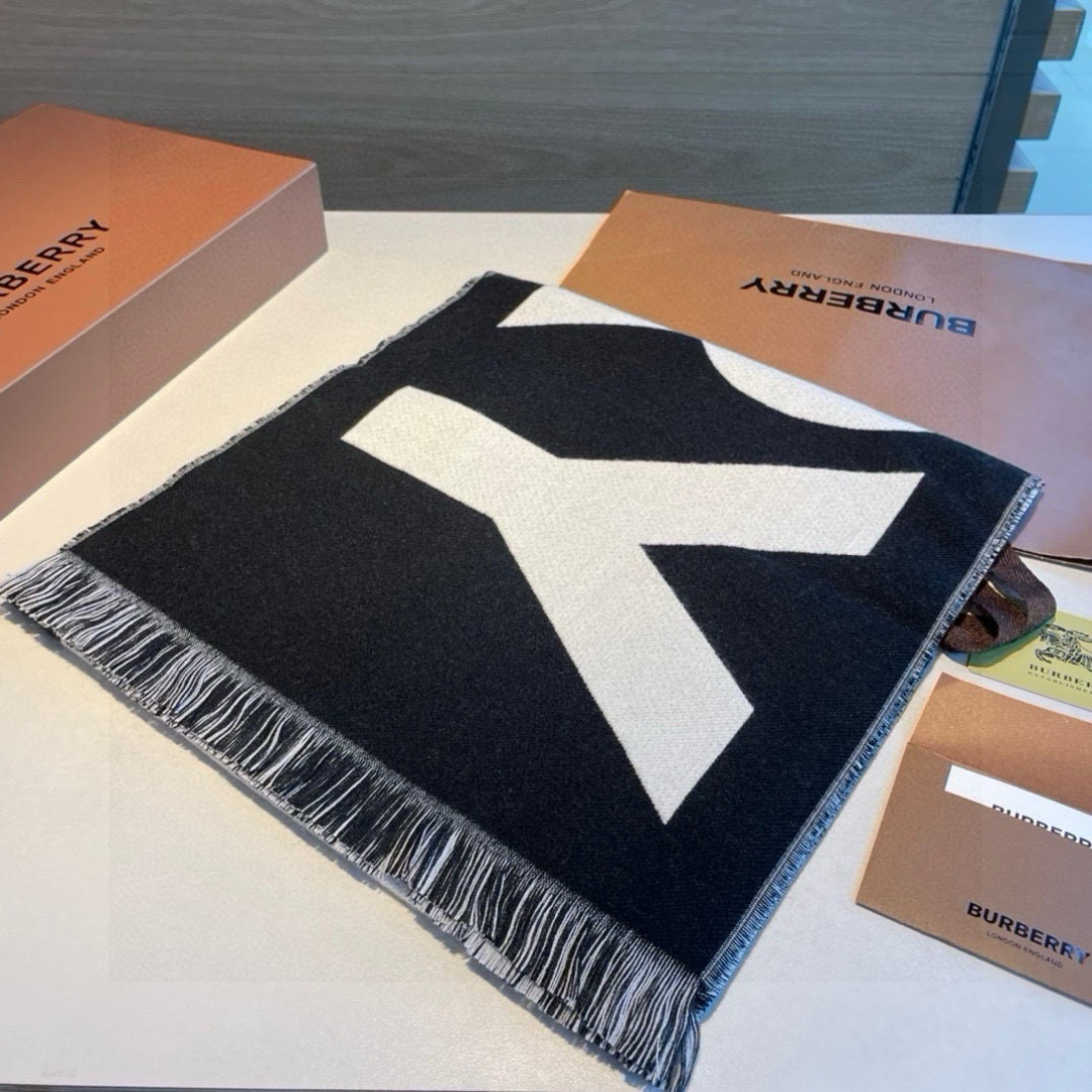 ✨✨【先到先得】巴宝莉专柜最新款💨火爆来袭💥🎊顶级双层色织工艺。此工艺只有巴宝莉纯正代工厂才有的工艺‼️