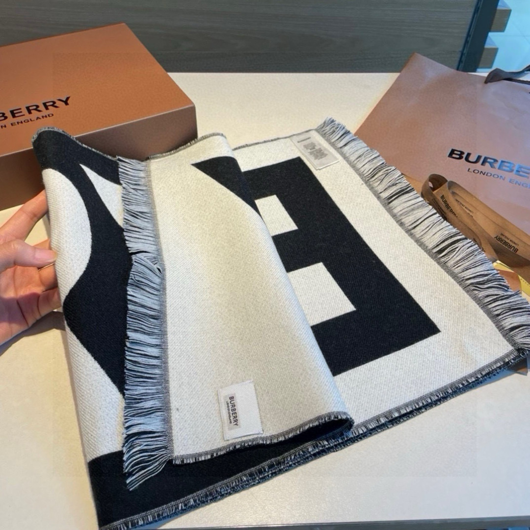 ✨✨【先到先得】巴宝莉专柜最新款💨火爆来袭💥🎊顶级双层色织工艺。此工艺只有巴宝莉纯正代工厂才有的工艺‼️