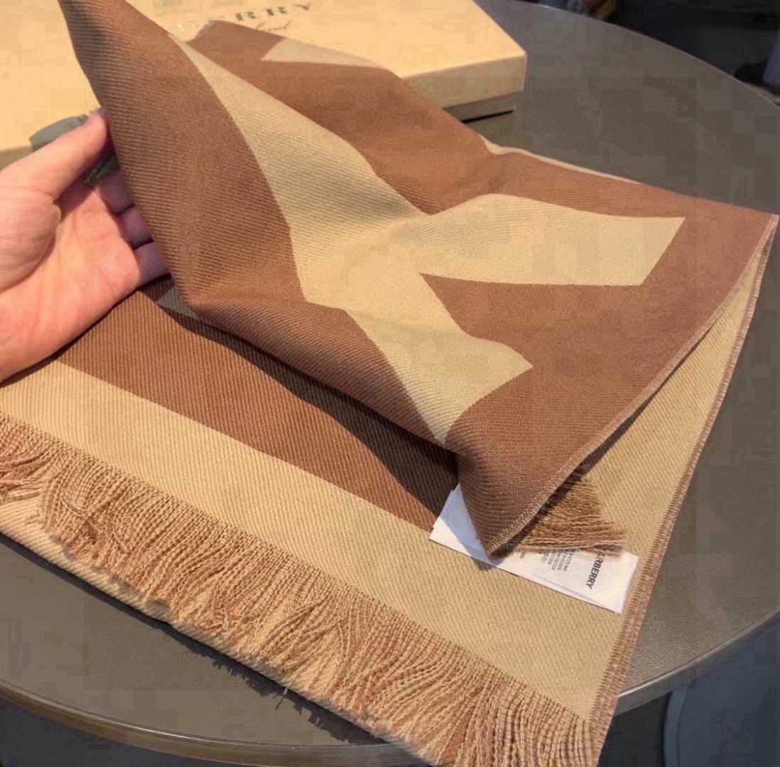 ✨✨【先到先得】巴宝莉专柜最新款💨火爆来袭💥🎊顶级双层色织工艺。此工艺只有巴宝莉纯正代工厂才有的工艺‼️