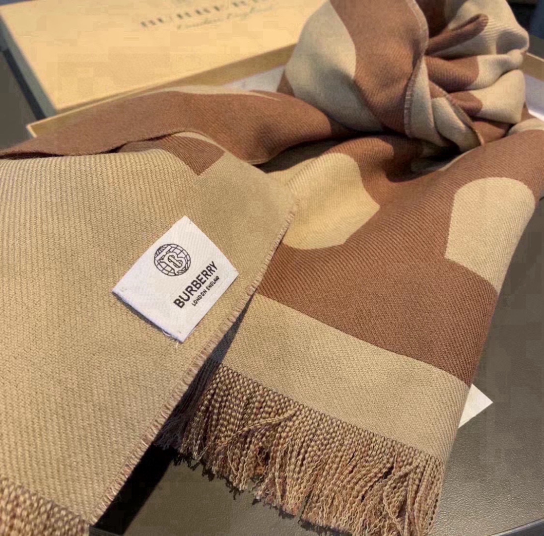 ✨✨【先到先得】巴宝莉专柜最新款💨火爆来袭💥🎊顶级双层色织工艺。此工艺只有巴宝莉纯正代工厂才有的工艺‼️