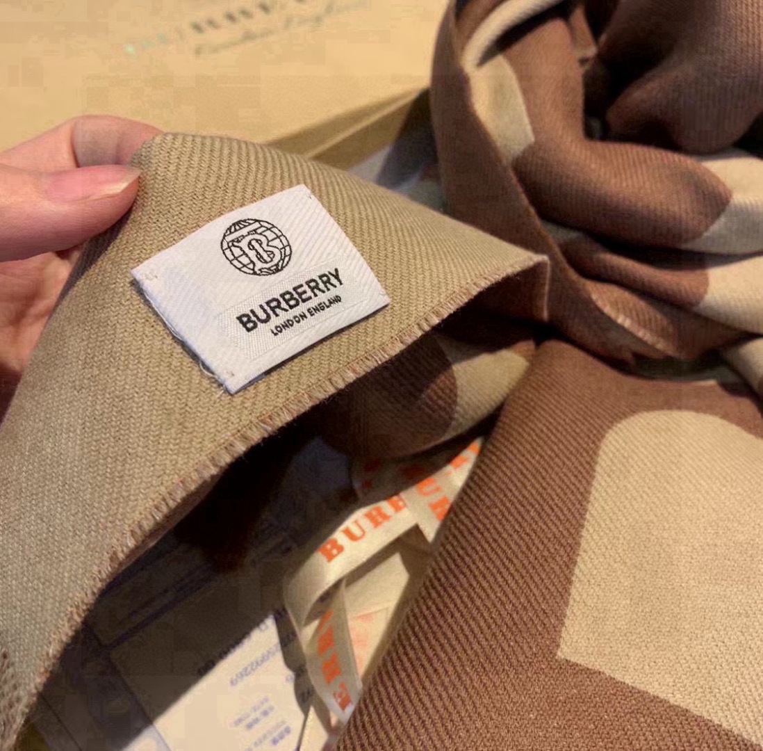 ✨✨【先到先得】巴宝莉专柜最新款💨火爆来袭💥🎊顶级双层色织工艺。此工艺只有巴宝莉纯正代工厂才有的工艺‼️