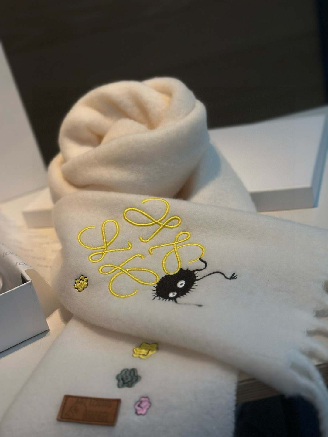 【▪❤️️loewe 超美新款马海毛围巾！超级推荐入手！】质感好货！罗意威主打的马海毛围巾~据说超难买哦