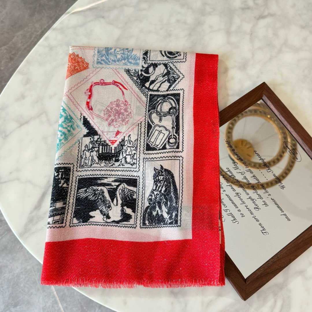 金丝线版 上新❤️超级有腔调！！！巨巨巨巨美的闪光女神】谁懂这种秋冬调性的美啊？！！！这款小香披肩也是我