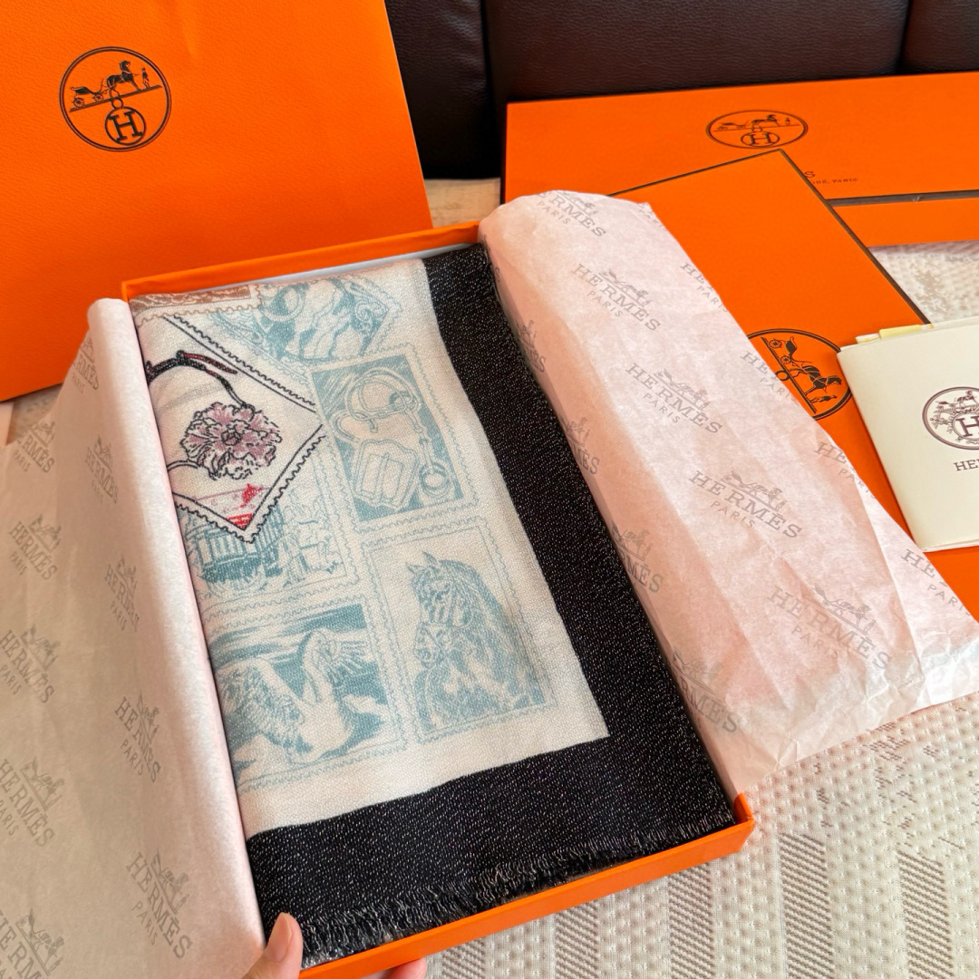 金丝线版 上新❤️超级有腔调！！！巨巨巨巨美的闪光女神】谁懂这种秋冬调性的美啊？！！！这款小香披肩也是我