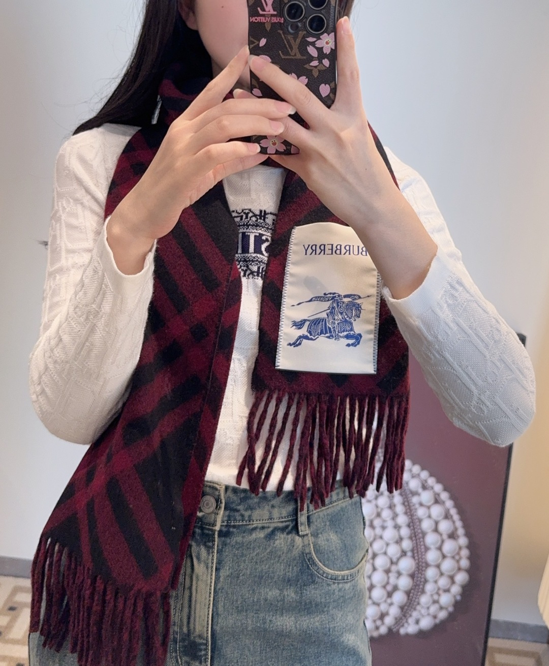 怒推走量新款🎊巴宝莉官网最新款💥 100%顶级双面山羊绒材质。非常保暖👑 柔软亲肤，不扎脖😍经典巴宝莉格