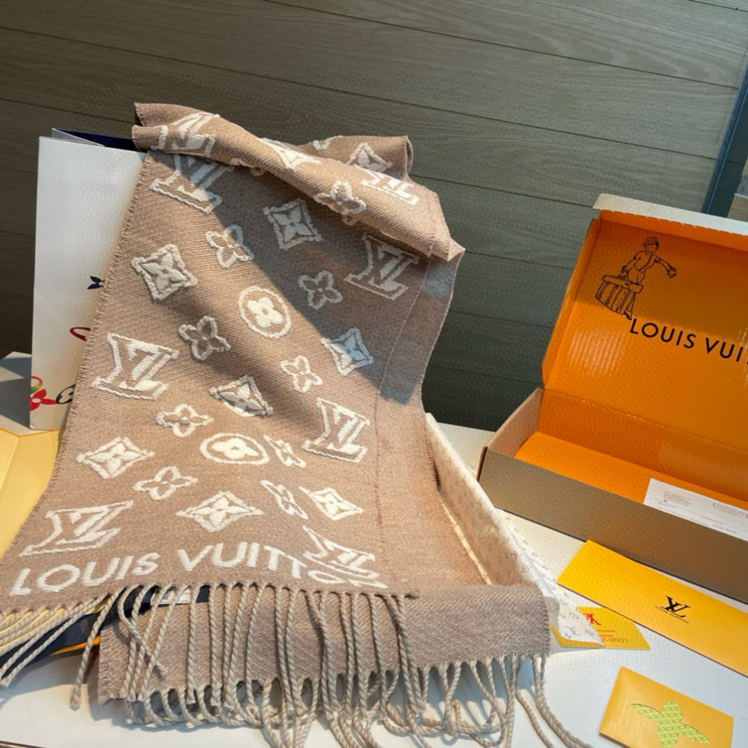 3D浮雕工艺 新 最新专柜同步上新 立体浮雕logo 超级拉风 厚实蓬松 原版原标 上身效果很好看 不分