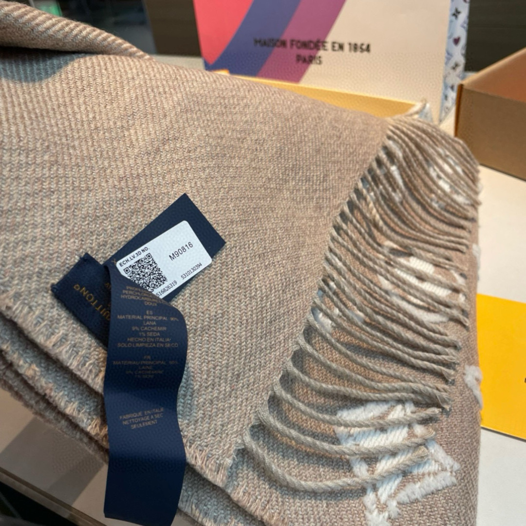 3D浮雕工艺 新 最新专柜同步上新 立体浮雕logo 超级拉风 厚实蓬松 原版原标 上身效果很好看 不分