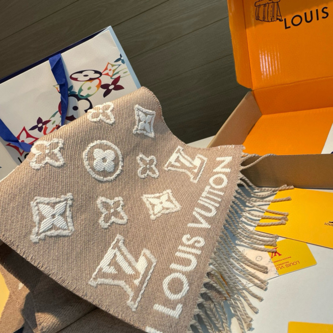 3D浮雕工艺 新 最新专柜同步上新 立体浮雕logo 超级拉风 厚实蓬松 原版原标 上身效果很好看 不分