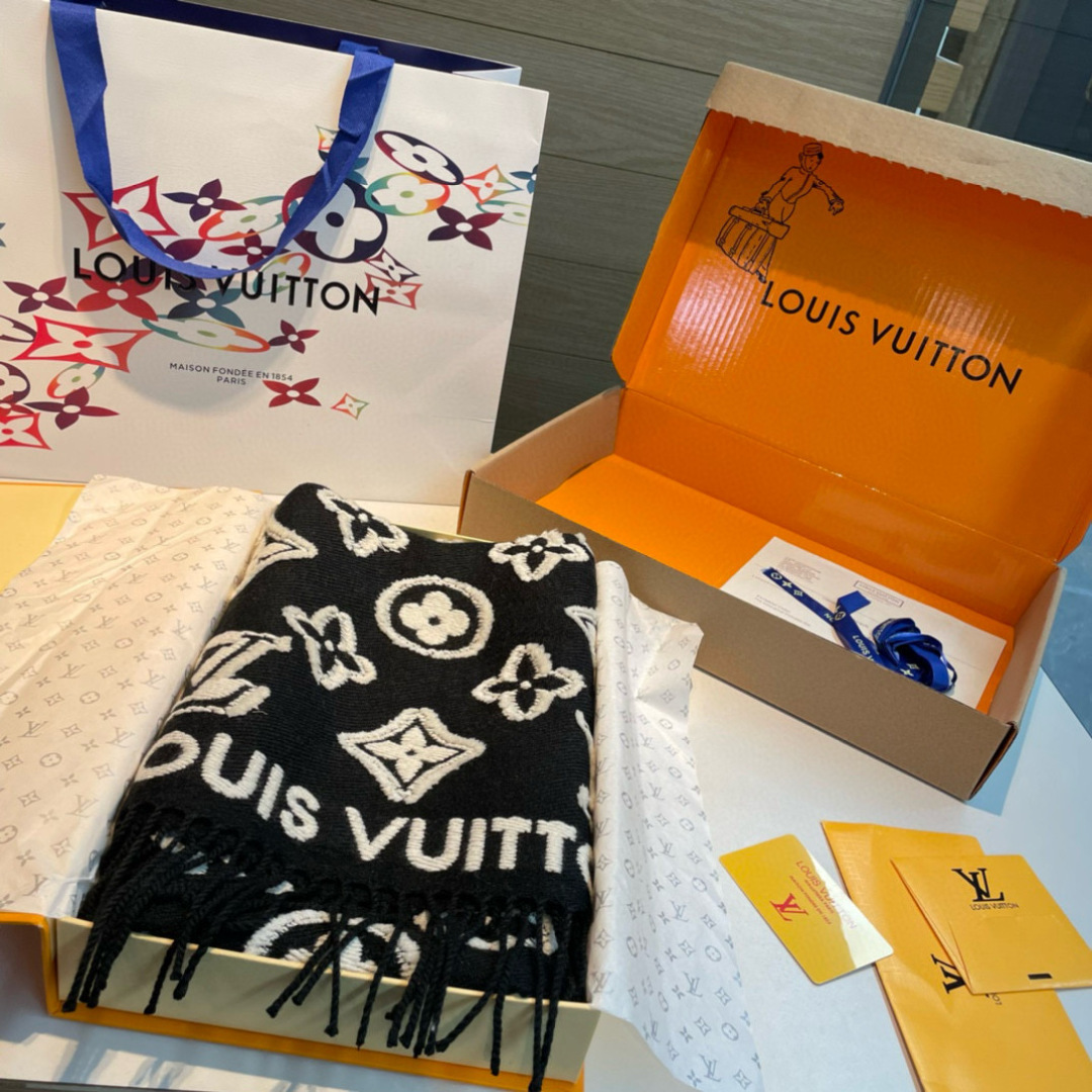 3D浮雕工艺 新 最新专柜同步上新 立体浮雕logo 超级拉风 厚实蓬松 原版原标 上身效果很好看 不分