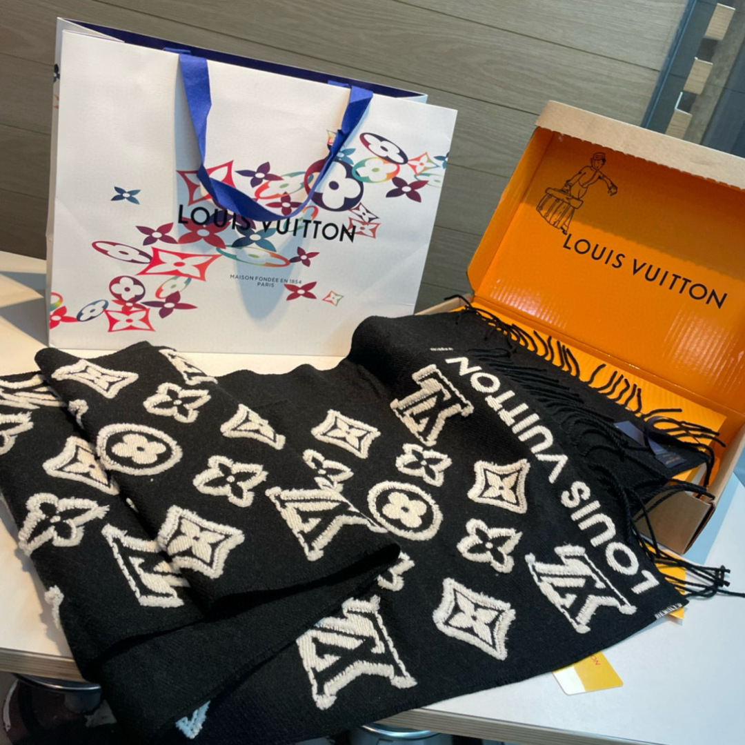 3D浮雕工艺 新 最新专柜同步上新 立体浮雕logo 超级拉风 厚实蓬松 原版原标 上身效果很好看 不分