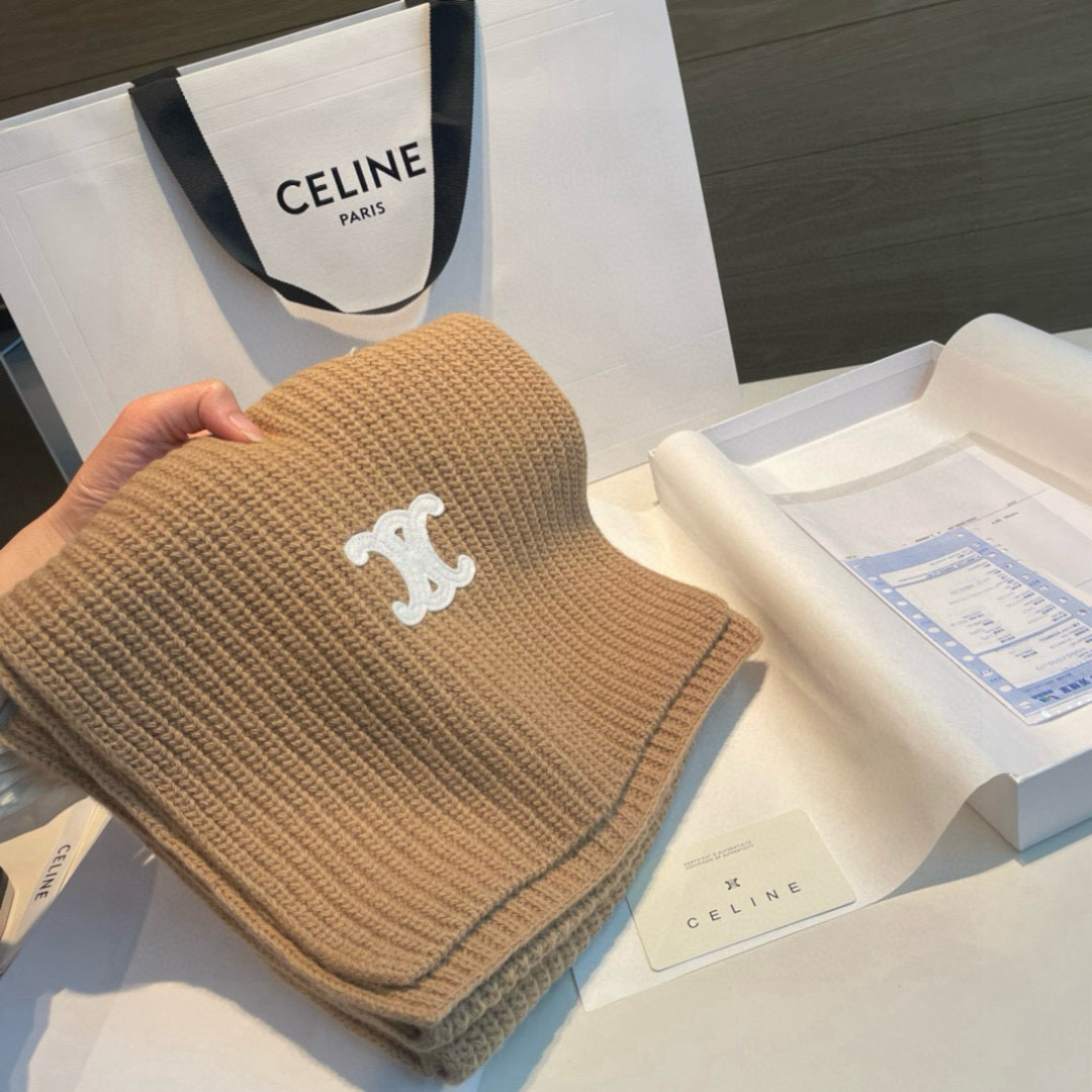 CELINE· 赛琳经典羊绒围巾❗来个硬货.麻溜的安排上.纯正出口❗原订单已经交货一批，其中一批刚过海关