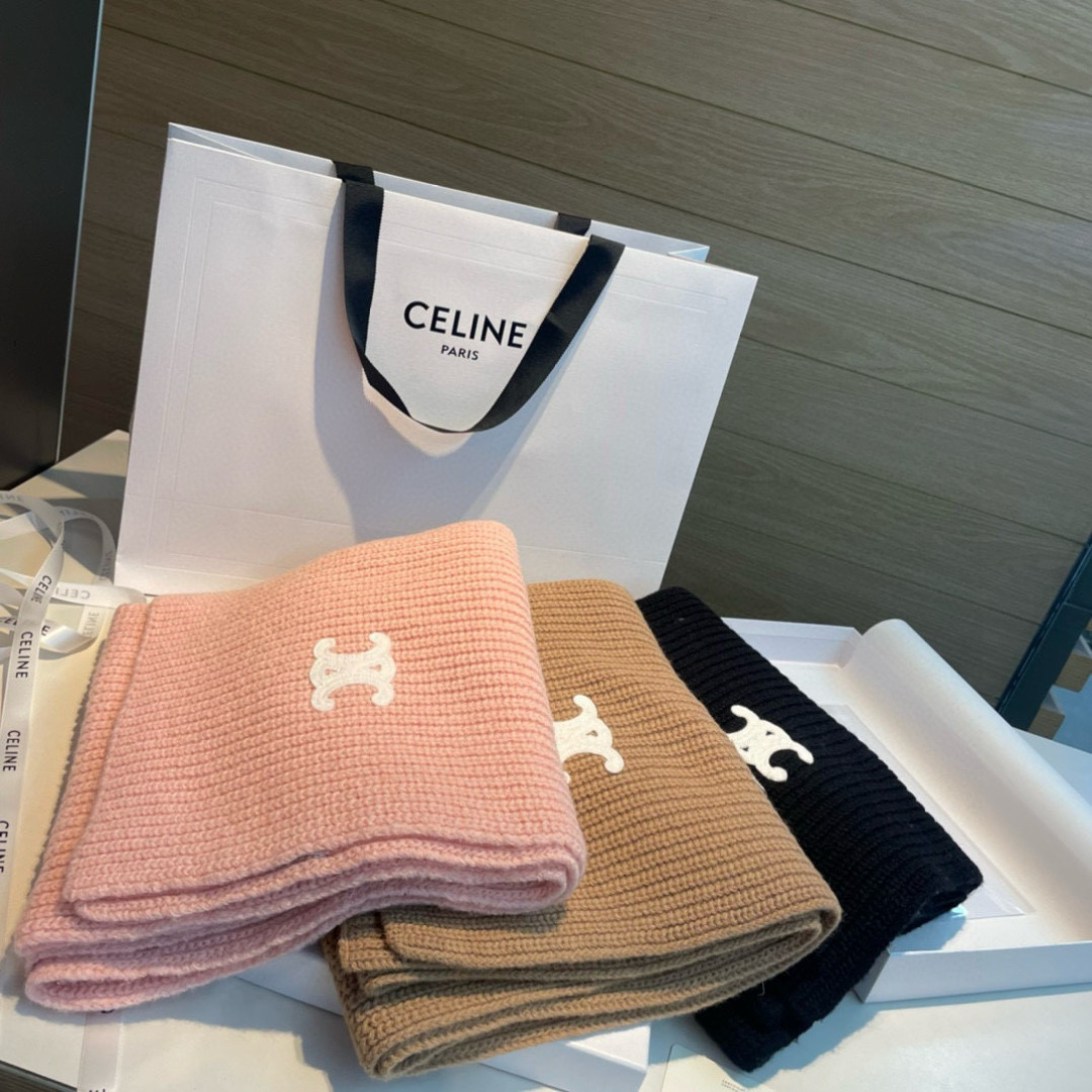 CELINE· 赛琳经典羊绒围巾❗来个硬货.麻溜的安排上.纯正出口❗原订单已经交货一批，其中一批刚过海关