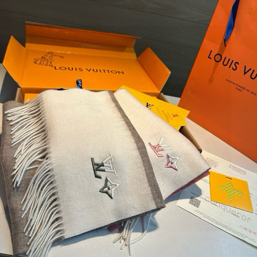 【▪️家属福利来了！！Lv 高端重磅男士围巾！】怒赞推荐，激动~！！下手绝对要快，同步专柜，最高端的男士