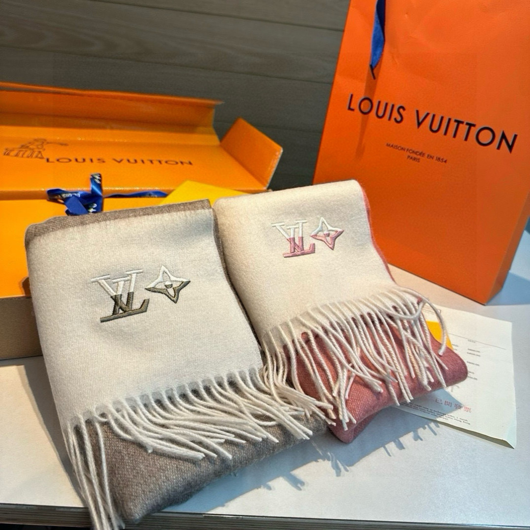 【▪️家属福利来了！！Lv 高端重磅男士围巾！】怒赞推荐，激动~！！下手绝对要快，同步专柜，最高端的男士