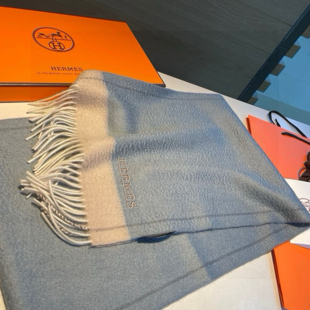 羊毛版本 🆕Hermes · 爱马仕❗️怒赞自留▪️❗️我们的男款围巾且买且珍惜~~男款真的很少，一年也