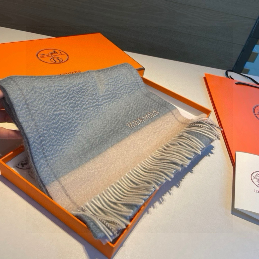 羊毛版本 🆕Hermes · 爱马仕❗️怒赞自留▪️❗️我们的男款围巾且买且珍惜~~男款真的很少，一年也