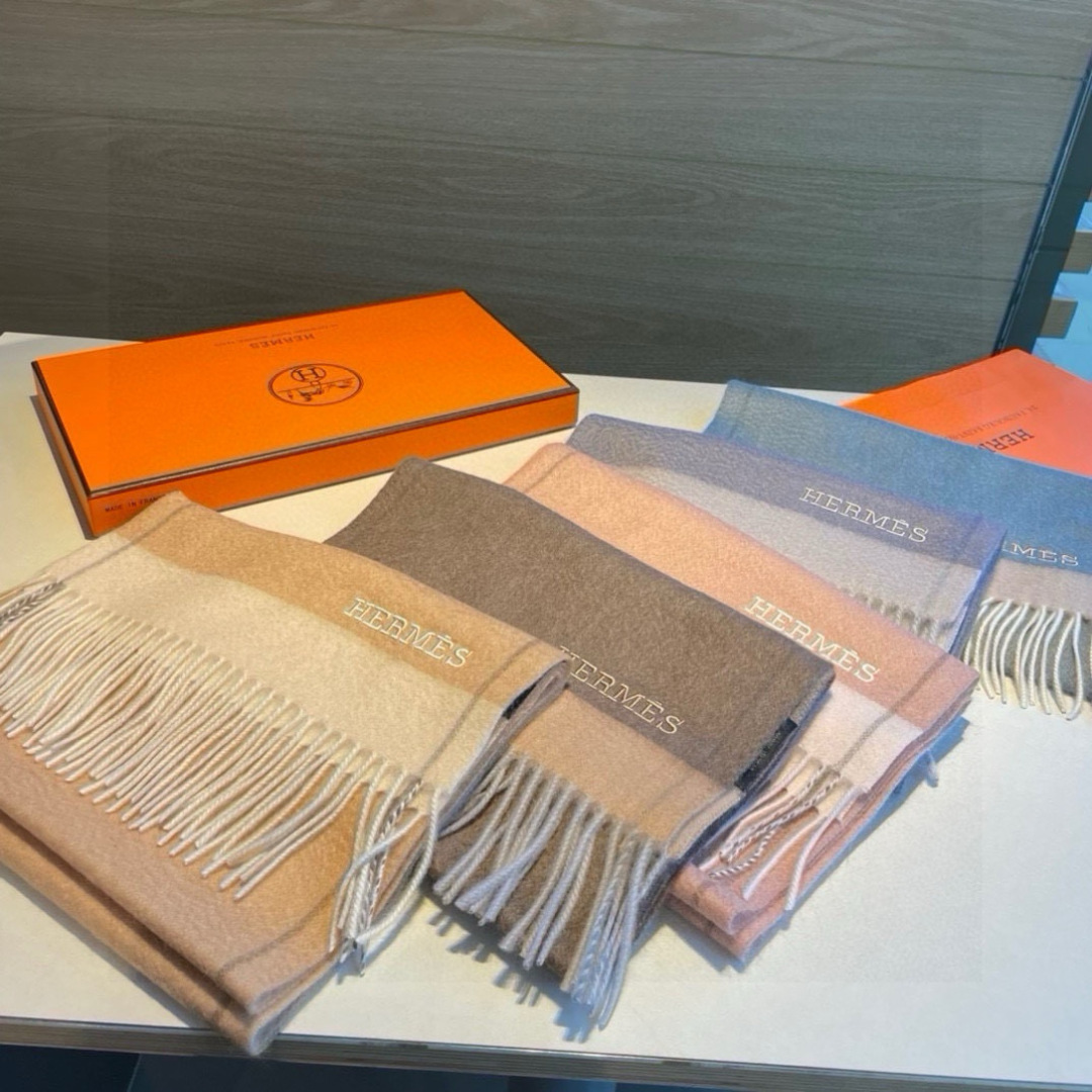 羊毛版本 🆕Hermes · 爱马仕❗️怒赞自留▪️❗️我们的男款围巾且买且珍惜~~男款真的很少，一年也