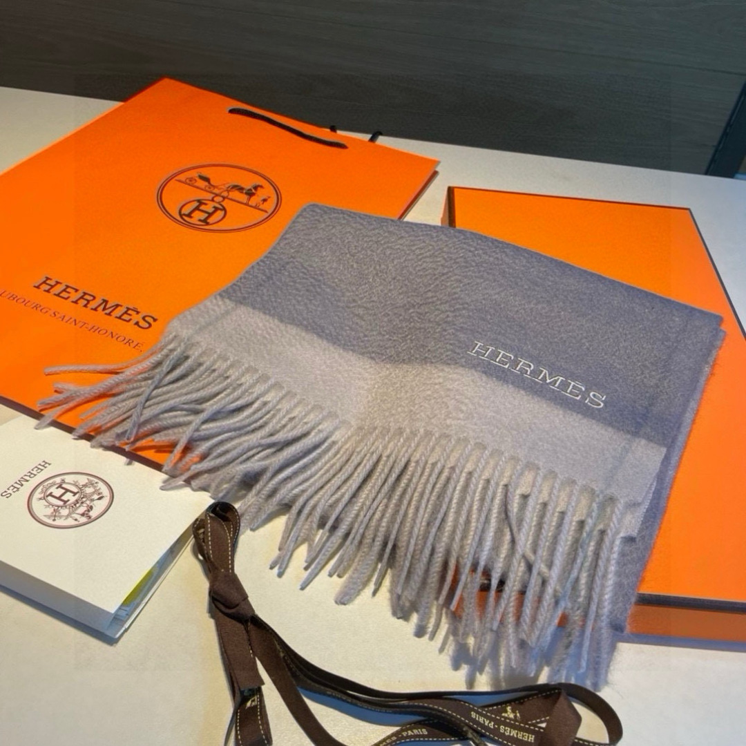 羊毛版本 🆕Hermes · 爱马仕❗️怒赞自留▪️❗️我们的男款围巾且买且珍惜~~男款真的很少，一年也