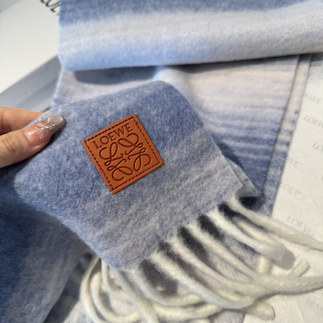 ▪❤️️罗意威超美新款马海毛渐变围巾！超级推荐入手！】质感好货！主打的马海毛围巾~据说超难买哦！！打了好