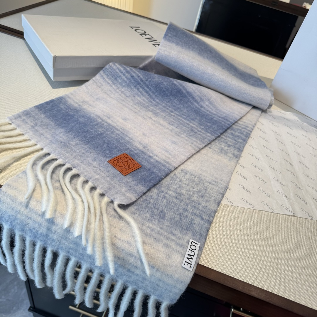 ▪❤️️罗意威超美新款马海毛渐变围巾！超级推荐入手！】质感好货！主打的马海毛围巾~据说超难买哦！！打了好