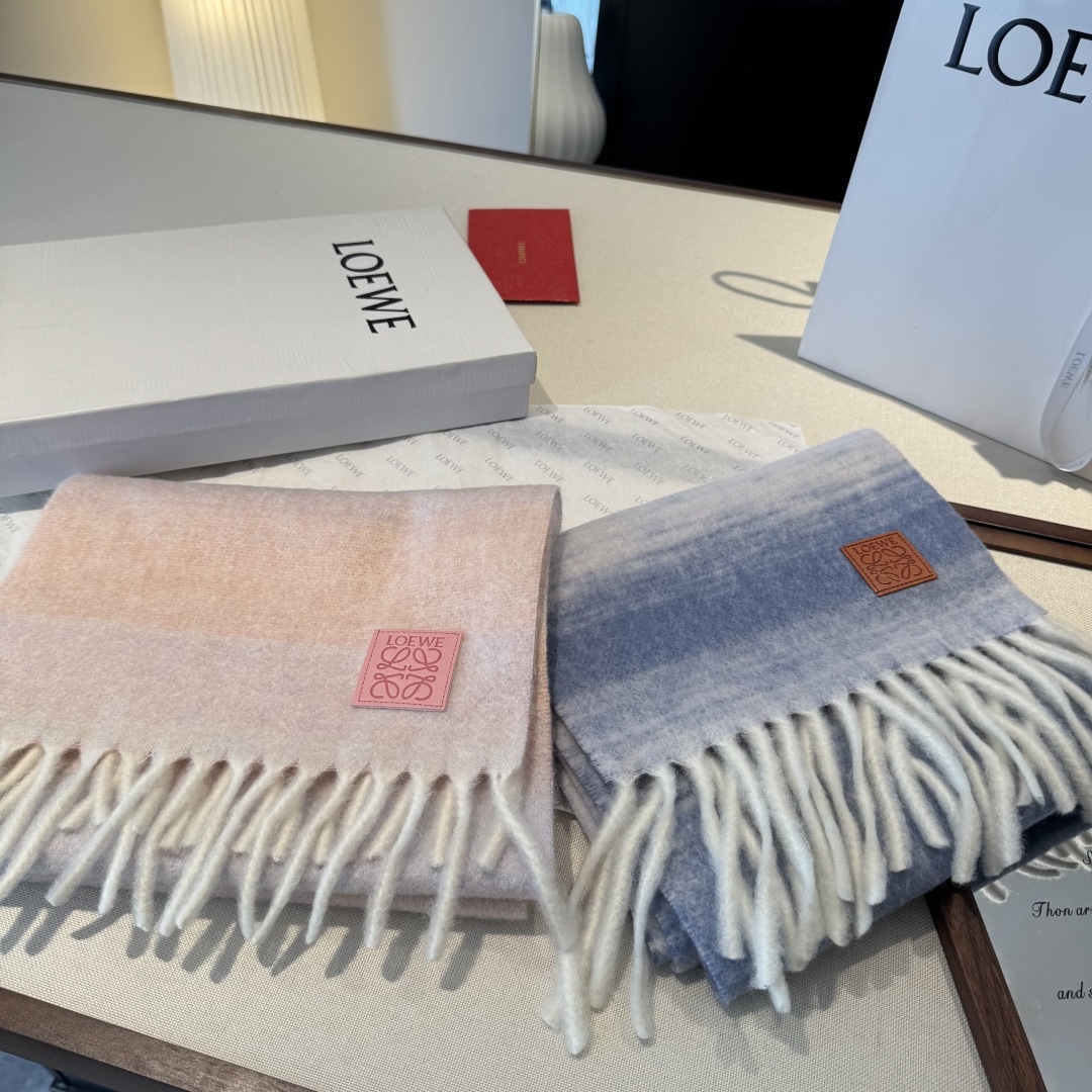 ▪❤️️罗意威超美新款马海毛渐变围巾！超级推荐入手！】质感好货！主打的马海毛围巾~据说超难买哦！！打了好