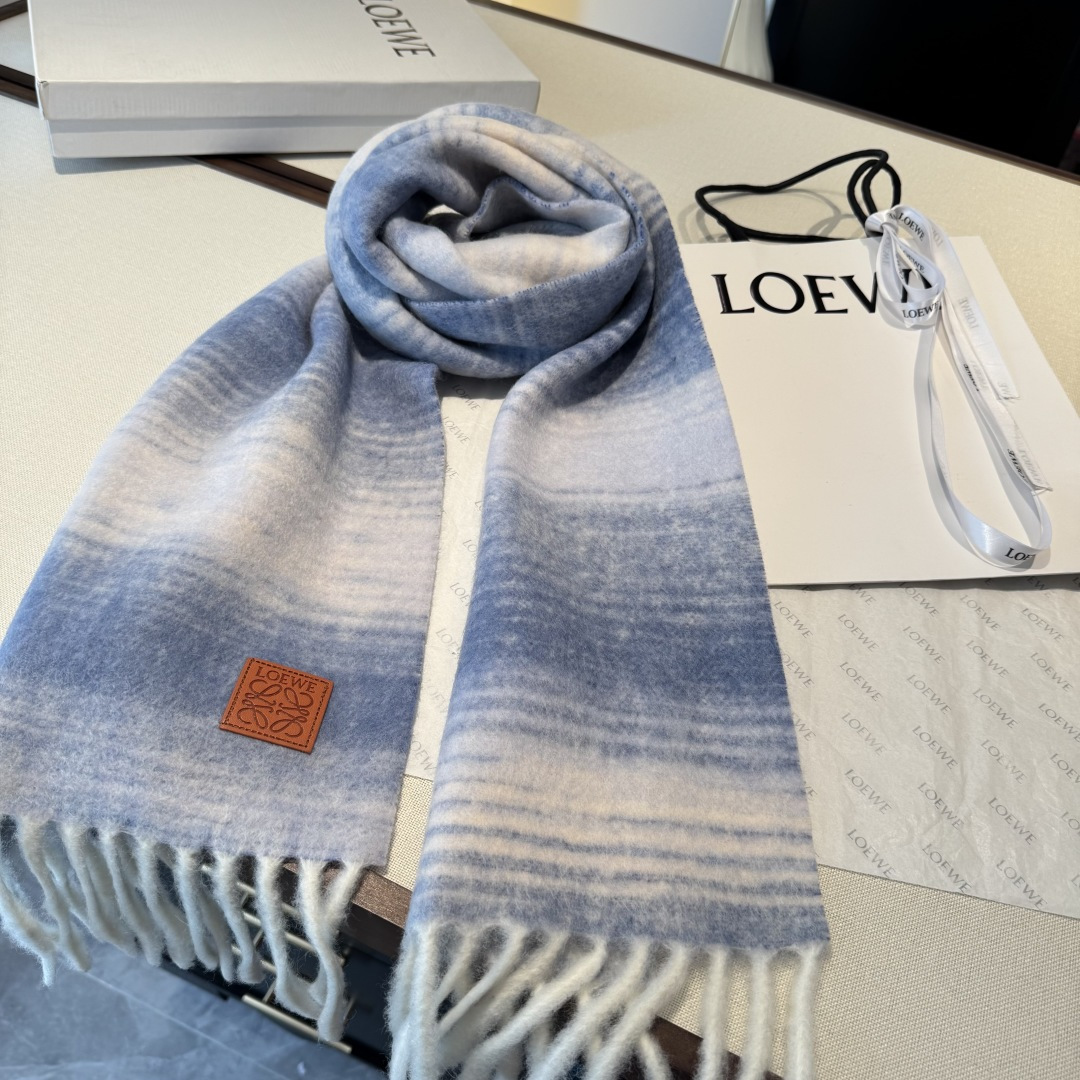 ▪❤️️罗意威超美新款马海毛渐变围巾！超级推荐入手！】质感好货！主打的马海毛围巾~据说超难买哦！！打了好