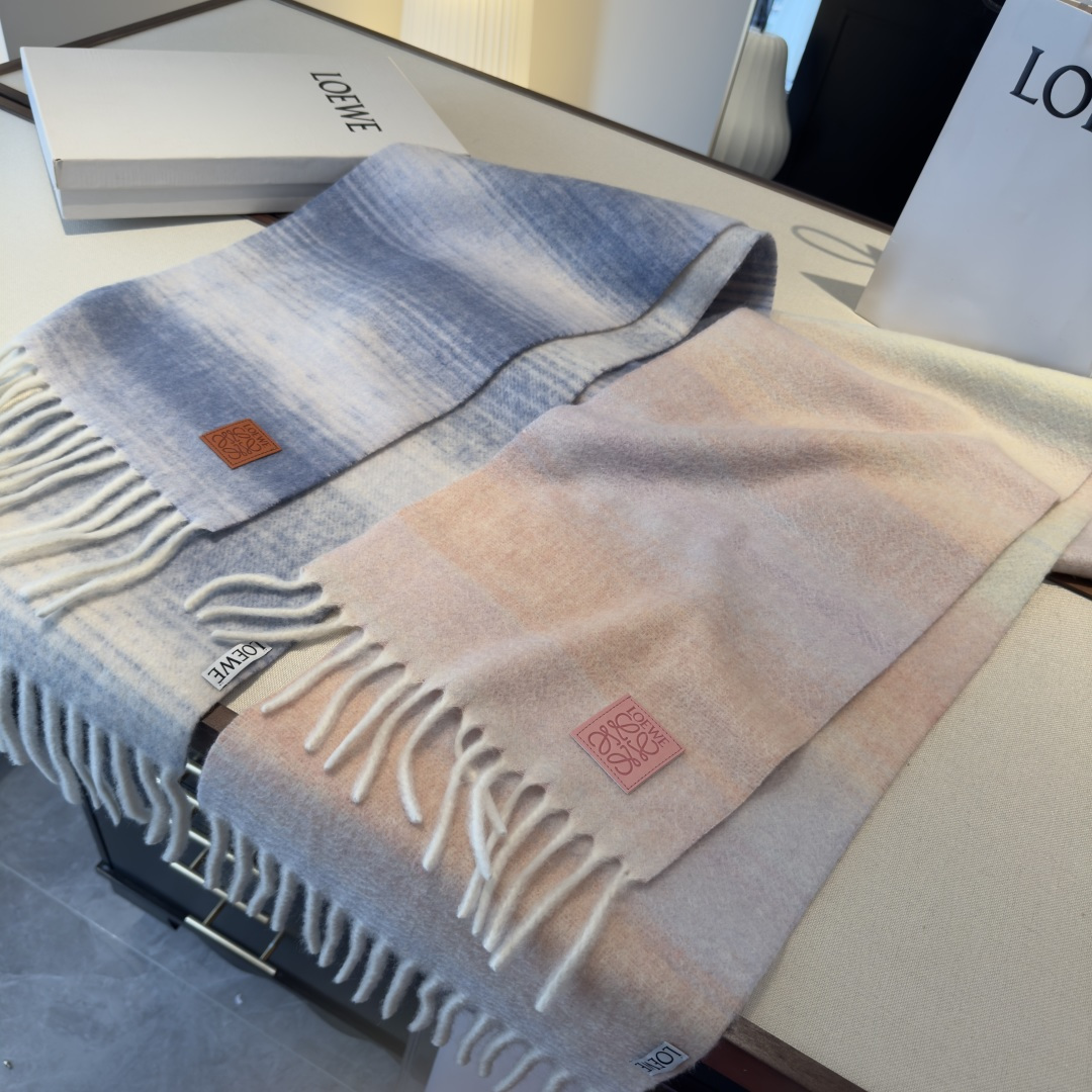 ▪❤️️罗意威超美新款马海毛渐变围巾！超级推荐入手！】质感好货！主打的马海毛围巾~据说超难买哦！！打了好