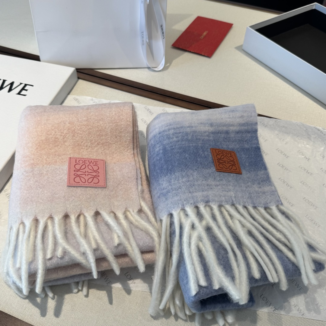 ▪❤️️罗意威超美新款马海毛渐变围巾！超级推荐入手！】质感好货！主打的马海毛围巾~据说超难买哦！！打了好