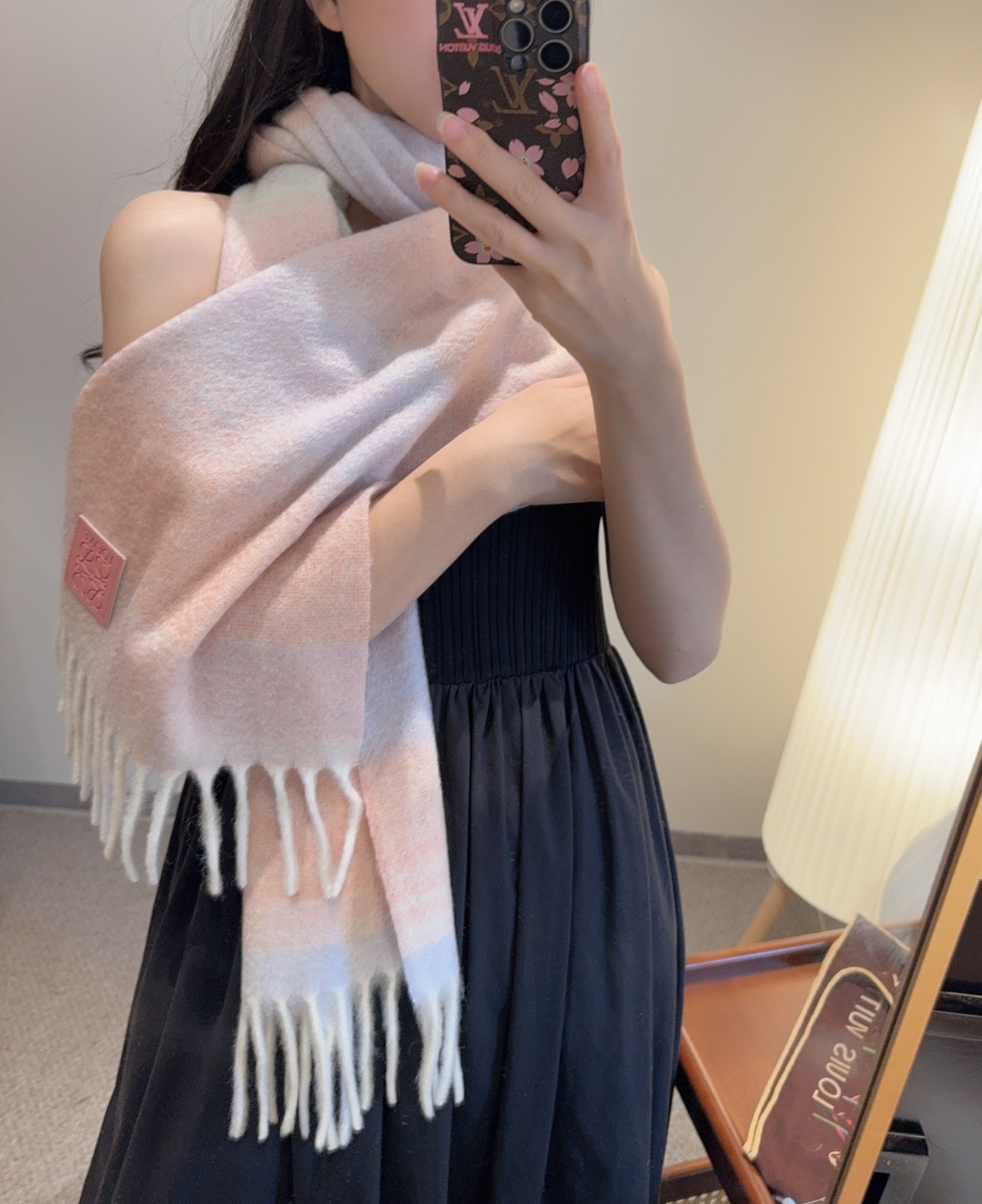 ▪❤️️罗意威超美新款马海毛渐变围巾！超级推荐入手！】质感好货！主打的马海毛围巾~据说超难买哦！！打了好