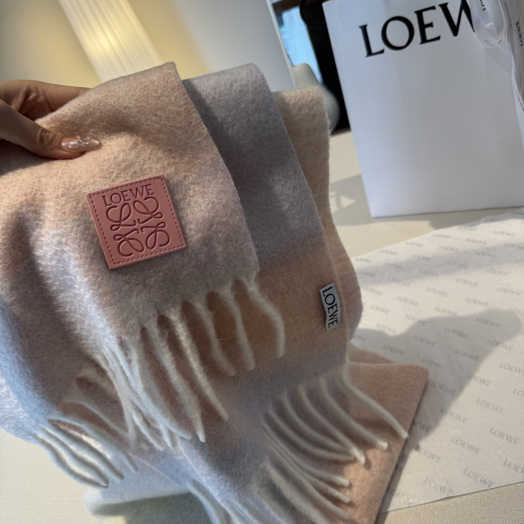 ▪❤️️罗意威超美新款马海毛渐变围巾！超级推荐入手！】质感好货！主打的马海毛围巾~据说超难买哦！！打了好