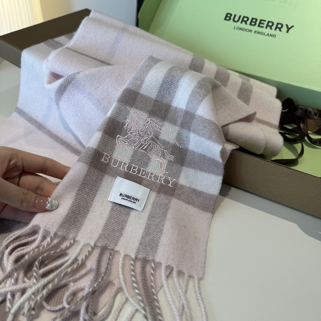 B家。【男女围巾】怒赞自留，难得的高端男款！家属福利！巴宝莉非常正的男士围巾~面料大爱，非常柔软细腻舒服