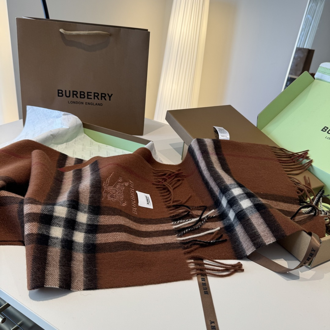 B家。【男女围巾】怒赞自留，难得的高端男款！家属福利！巴宝莉非常正的男士围巾~面料大爱，非常柔软细腻舒服