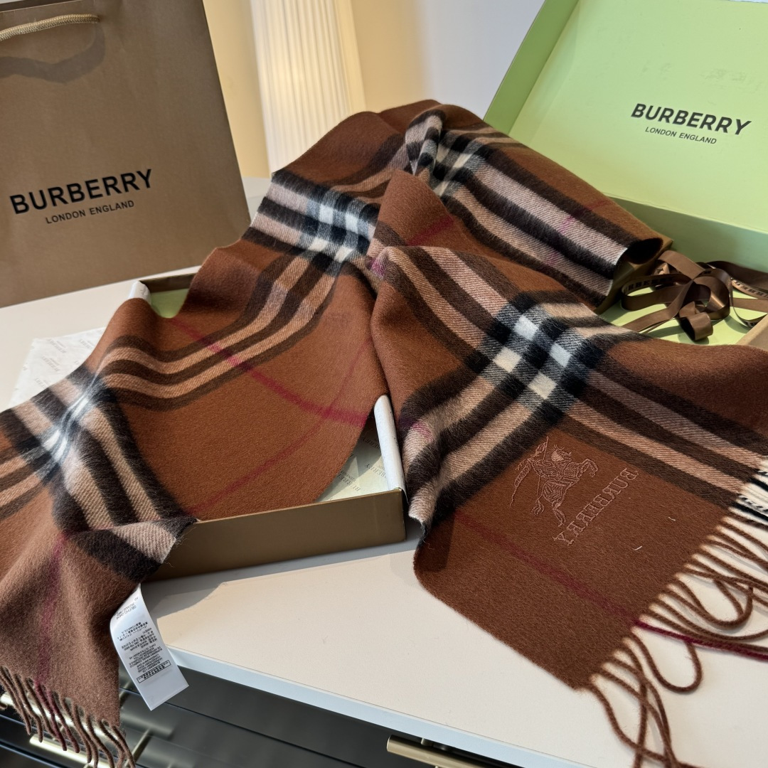 B家。【男女围巾】怒赞自留，难得的高端男款！家属福利！巴宝莉非常正的男士围巾~面料大爱，非常柔软细腻舒服