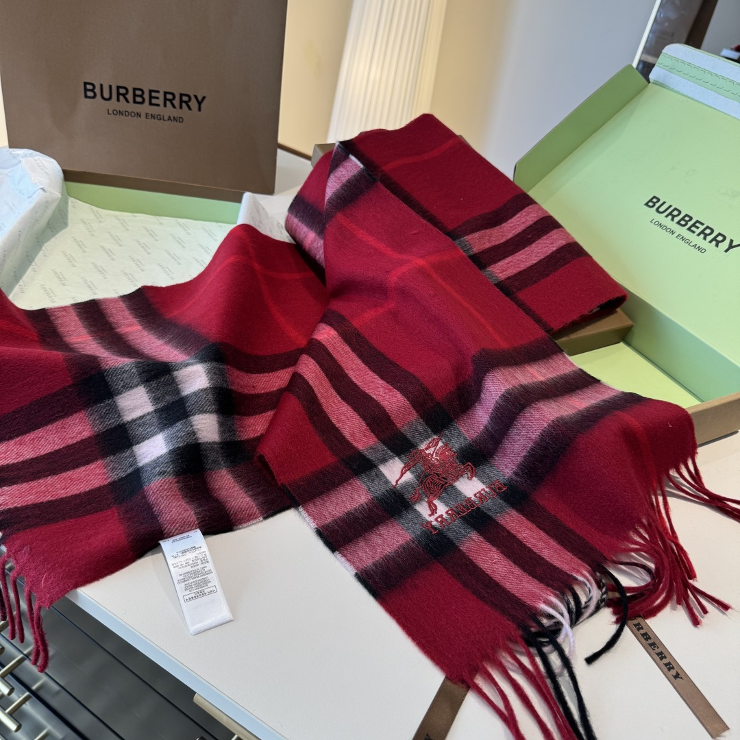 B家。【男女围巾】怒赞自留，难得的高端男款！家属福利！巴宝莉非常正的男士围巾~面料大爱，非常柔软细腻舒服