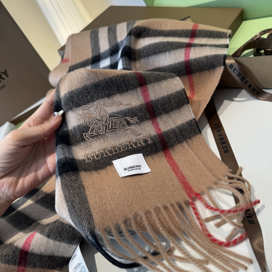 B家。【男女围巾】怒赞自留，难得的高端男款！家属福利！巴宝莉非常正的男士围巾~面料大爱，非常柔软细腻舒服