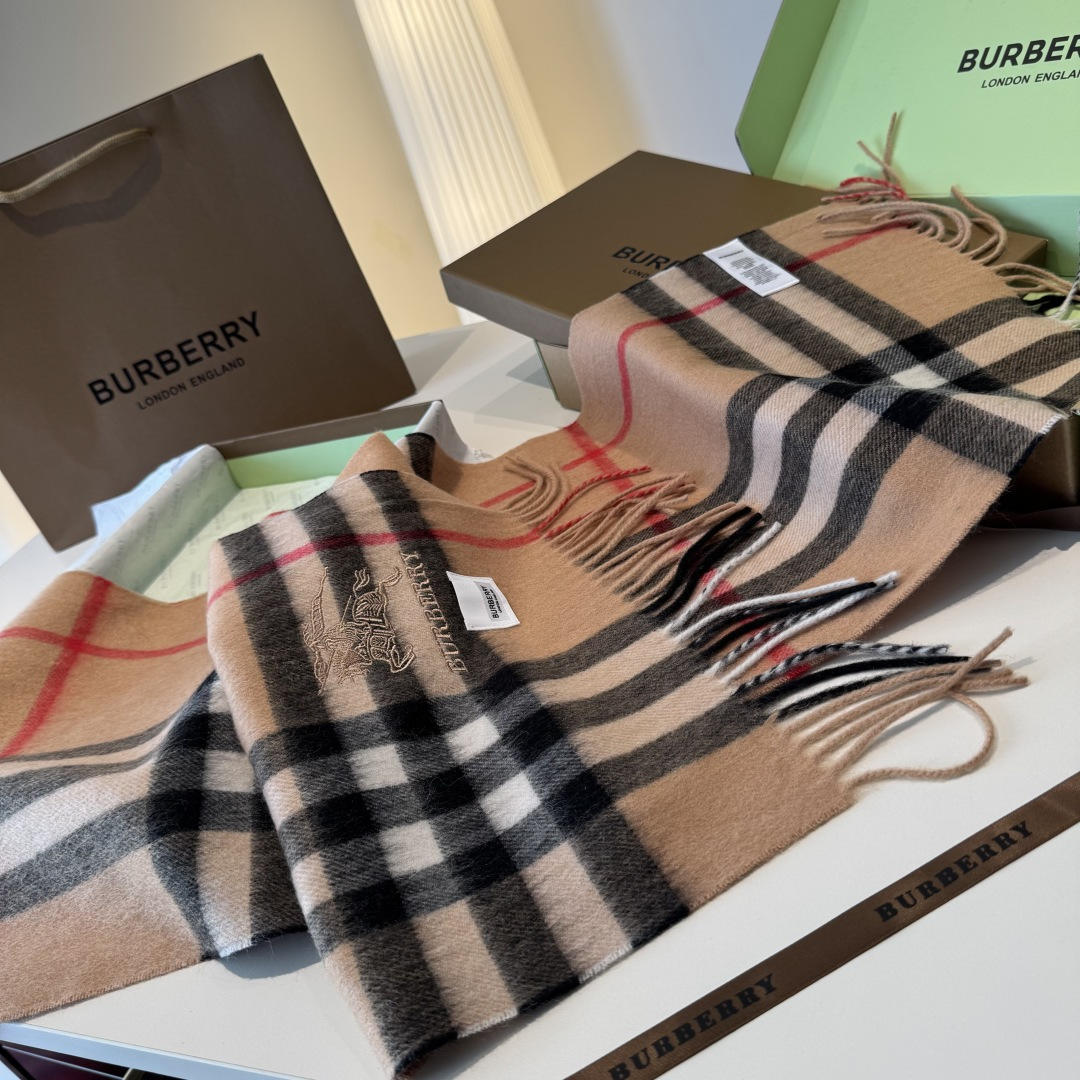 B家。【男女围巾】怒赞自留，难得的高端男款！家属福利！巴宝莉非常正的男士围巾~面料大爱，非常柔软细腻舒服