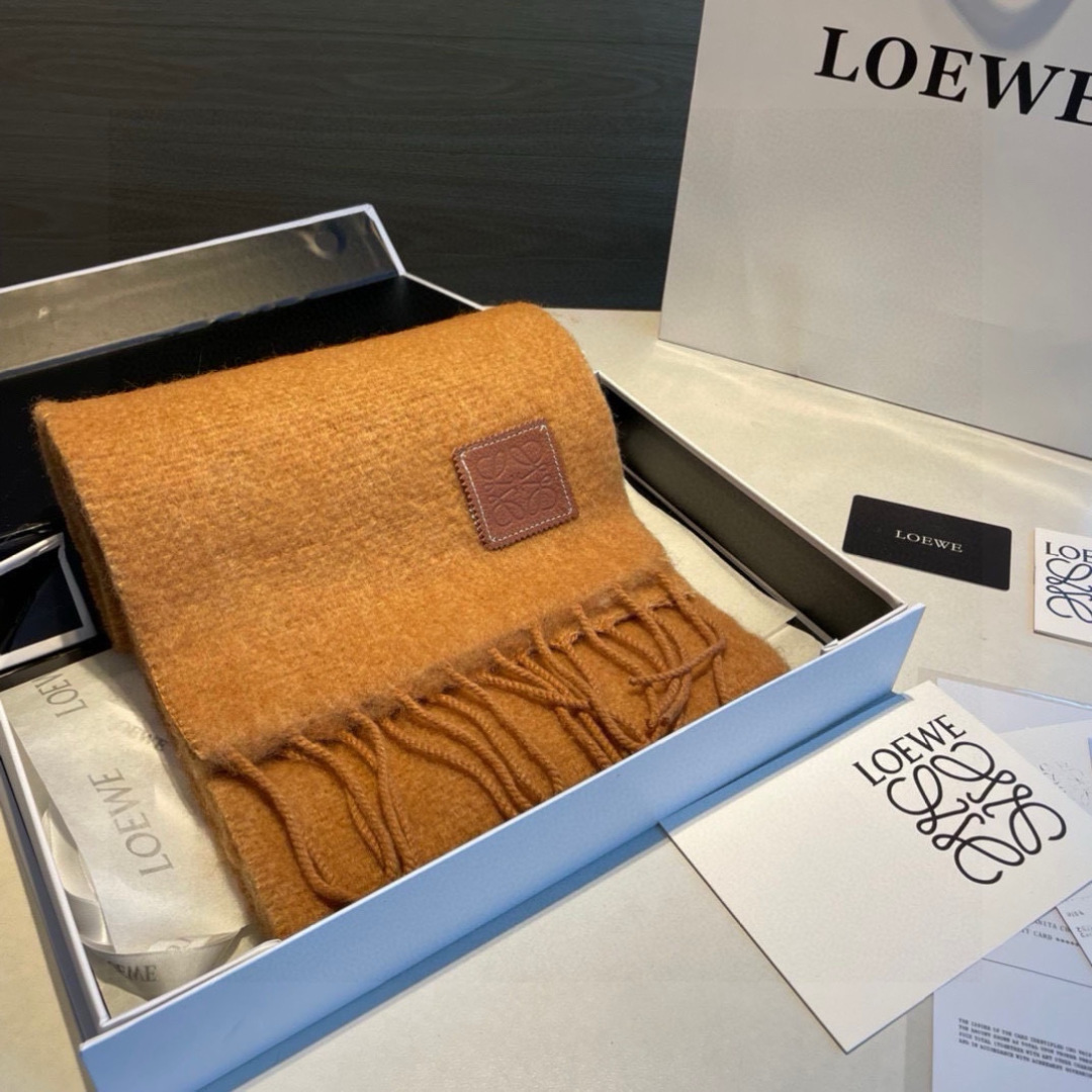【▪❤️️Loewe超美新款马海毛围巾！超级推荐入手！】质感好货！罗意威主打的马海毛围巾~据说超难买哦！