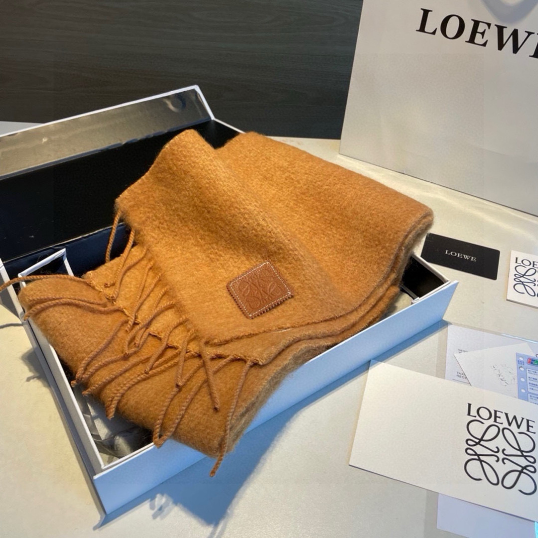 【▪❤️️Loewe超美新款马海毛围巾！超级推荐入手！】质感好货！罗意威主打的马海毛围巾~据说超难买哦！
