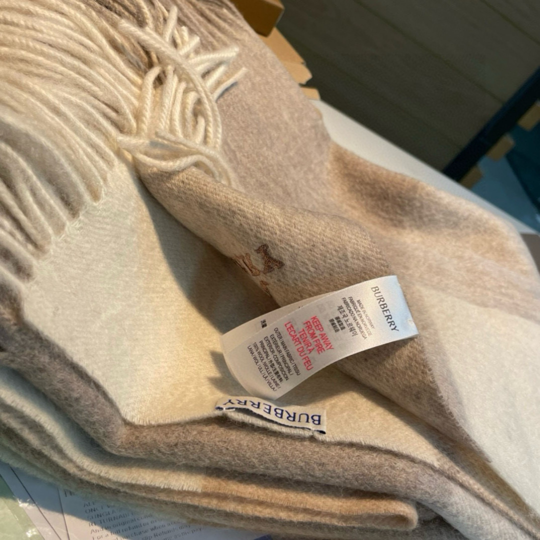 🆕Burberry ·巴宝莉爱心款💗❗️大B家新品围巾披肩‮磅重‬来了❗️bur原单殿堂‮皇级‬室最新款
