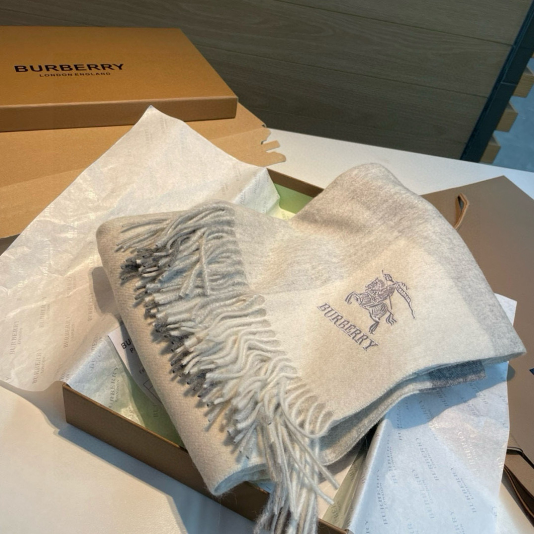 🆕Burberry ·巴宝莉爱心款💗❗️大B家新品围巾披肩‮磅重‬来了❗️bur原单殿堂‮皇级‬室最新款
