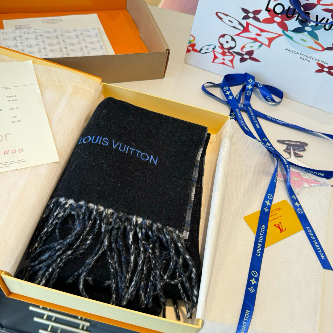 🆕LOUIS VUITTON · 路易威登❗️驴家的男款围巾就且买且珍惜吧 - 男款真的很少，一年也就出
