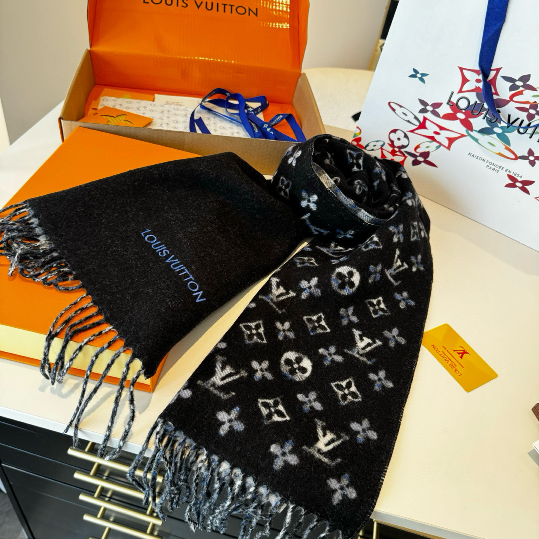 🆕LOUIS VUITTON · 路易威登❗️驴家的男款围巾就且买且珍惜吧 - 男款真的很少，一年也就出
